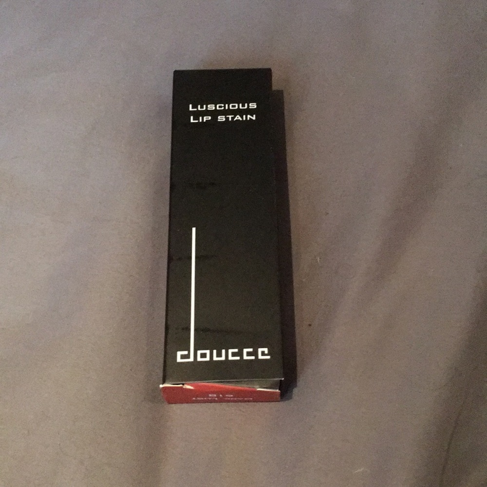 Doucce luscious lip stain and gloss duo